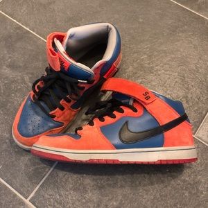 Nike SB Spiderman Mid Dunk 08’